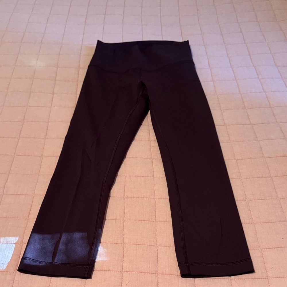 lululemon Burgandy/Wine Leggings size 4 21” EUC - Picture 6 of 10
